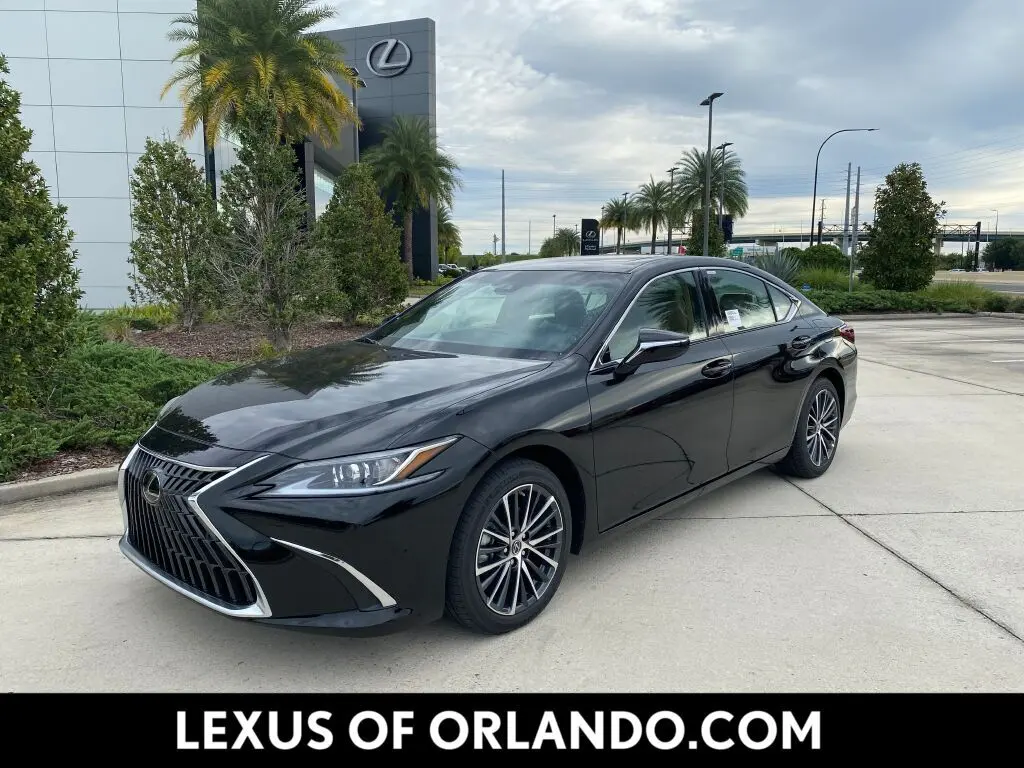 2025 Lexus ES 350's photo