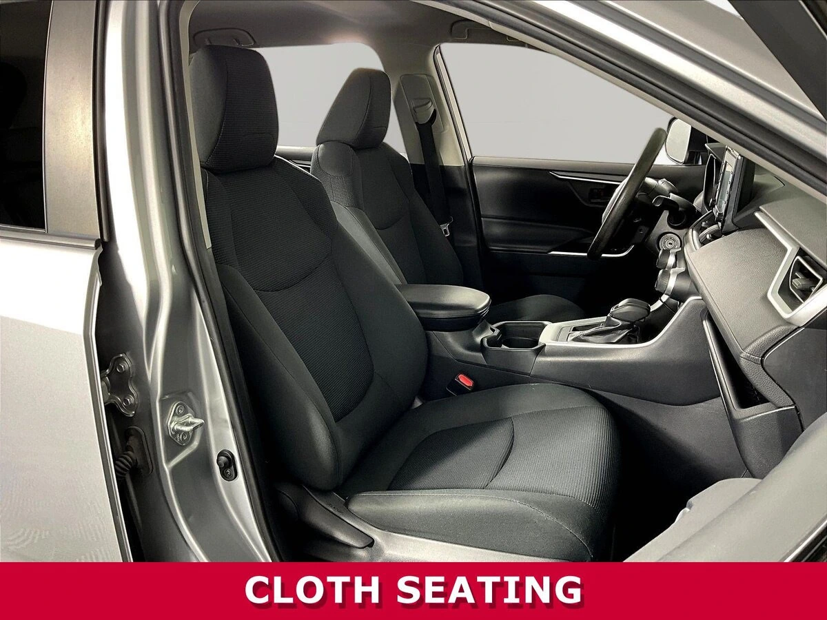 2019 Toyota RAV4 LE - Photo 26