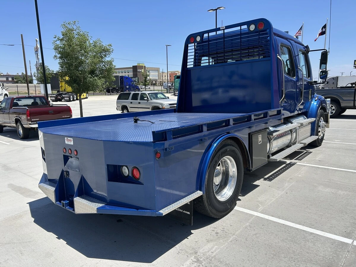 2017 Freightliner M2 112 — photo 6