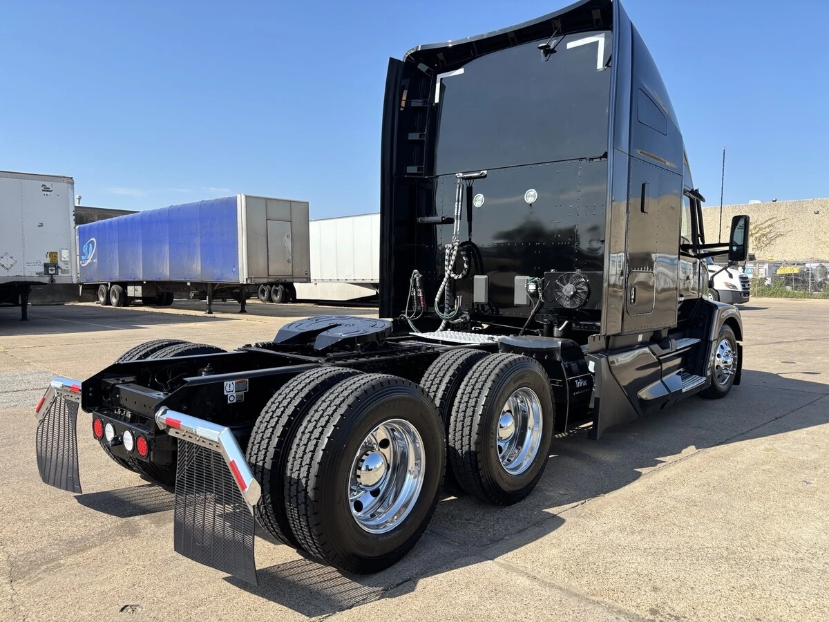 2023 Kenworth T680 — photo 5