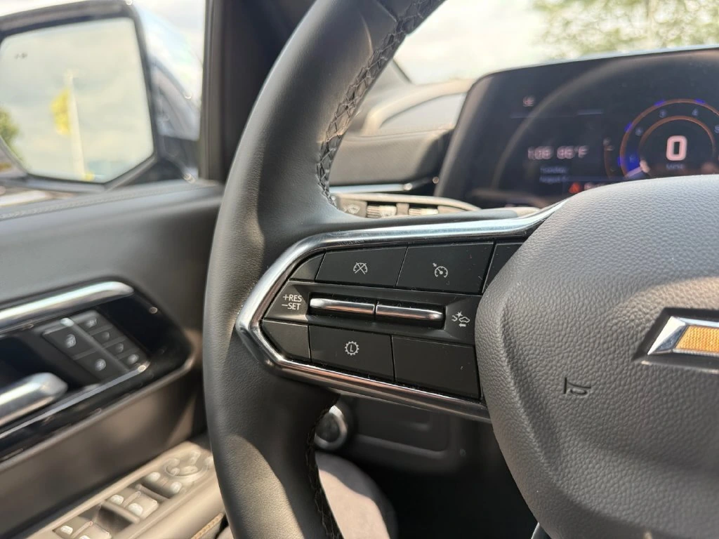2025 Chevrolet Suburban Premier - Photo 16