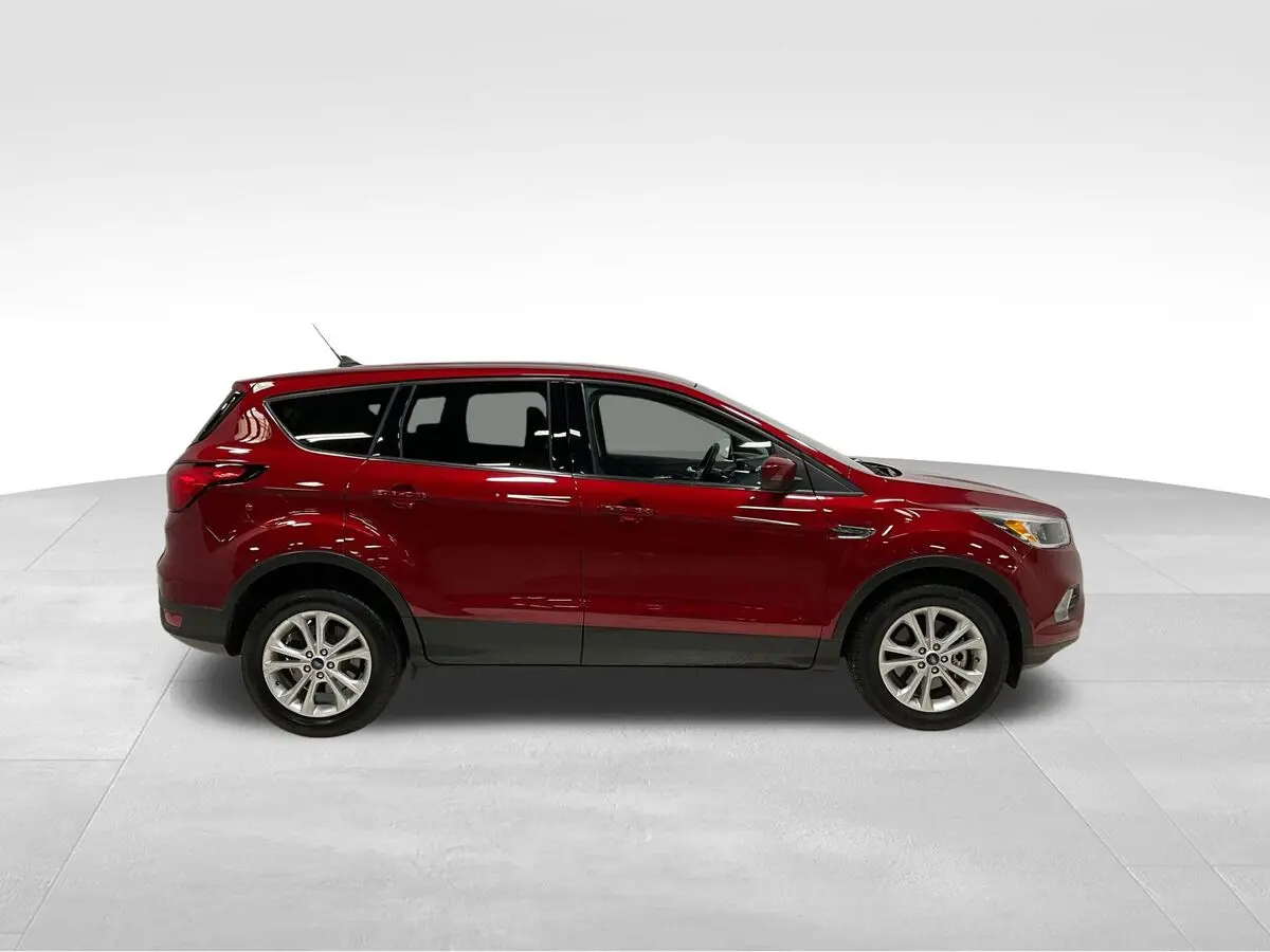 2019 Ford Escape SE photo 3