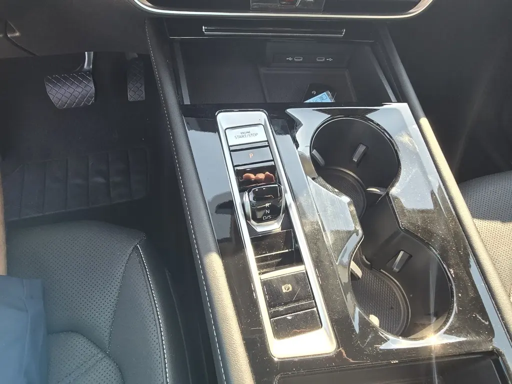 2024 Volkswagen Atlas SE Technology photo 11