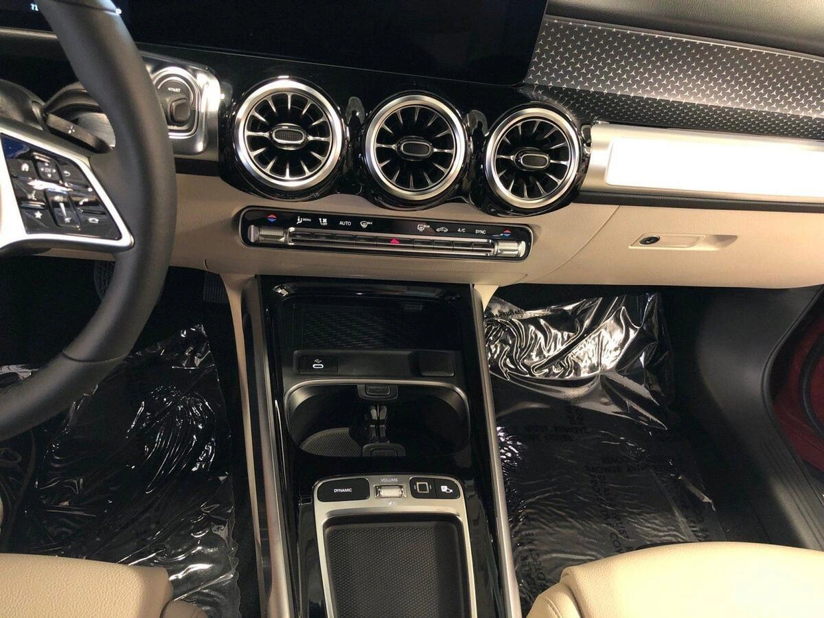 2025 Mercedes-Benz GLB Base - Photo 15