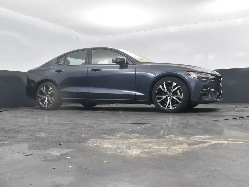 2024 Volvo - image 45