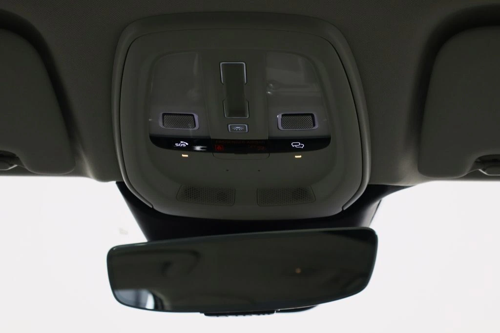 2023 Volvo - image 27