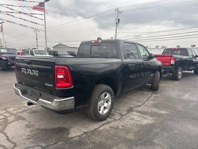 2025 Ram 1500 Tradesman photo 4