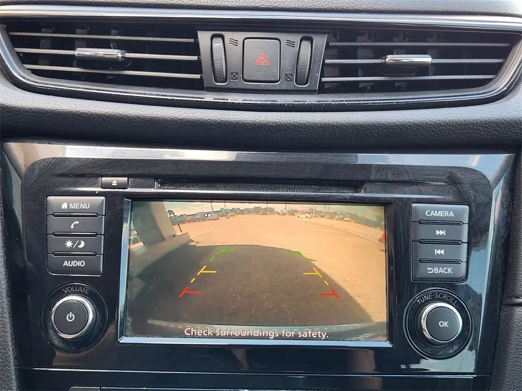 2019 Nissan Rogue SV photo 10