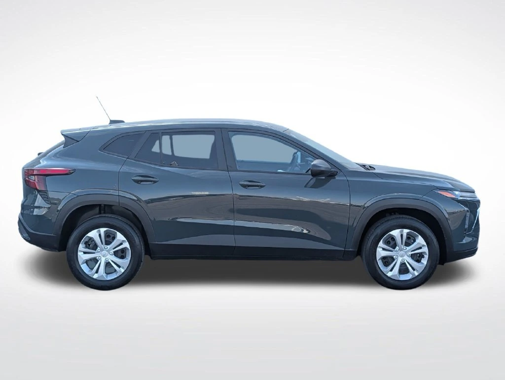 Used 2025 Chevrolet Trax LS with VIN KL77LFEP3SC182287 for sale in Golden Valley, Minnesota