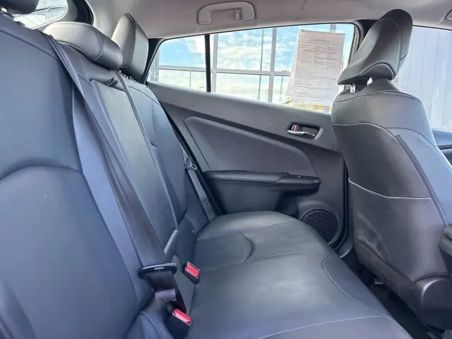 2017 Toyota Prius Four photo 13