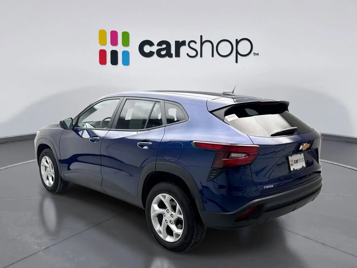 2024 Chevrolet Trax LS photo 3