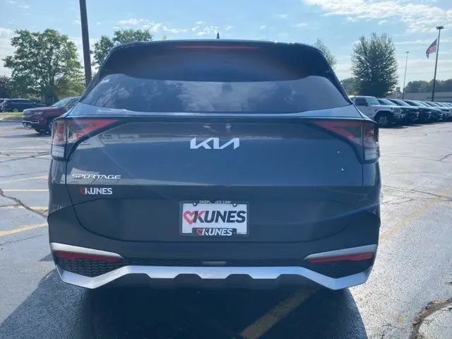 2024 Kia Sportage LX photo 3