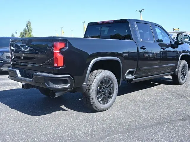 2026 Chevrolet Silverado 3500HD High Country photo 4