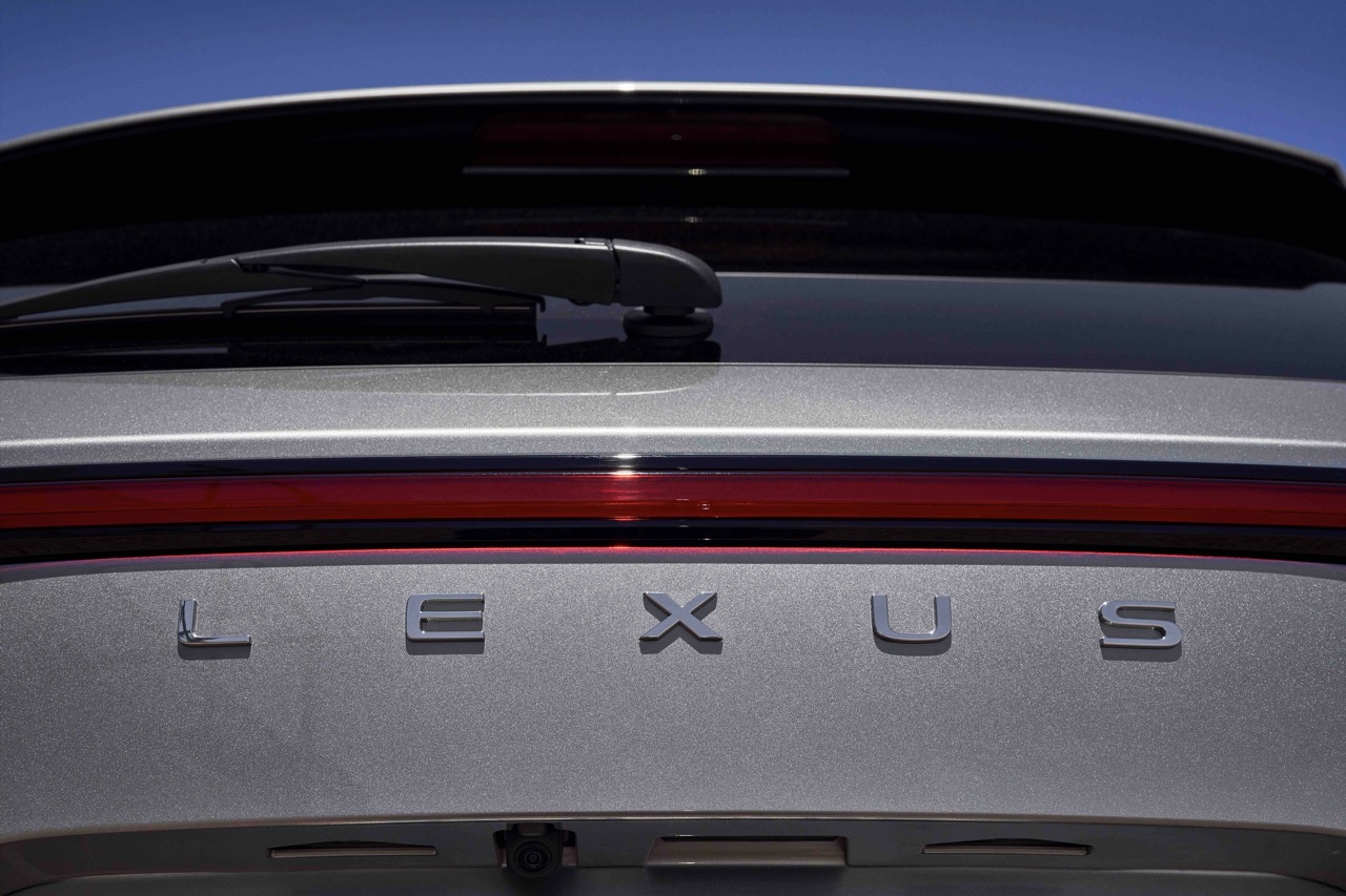 Explore reliable Lexus auto repair services near Washington, D.C. at DARCARS Lexus of Silver Spring. Our certified technicians use genuine parts to ensure your vehicle's optimal performance and longevity. Schedule your service today and experience the difference.