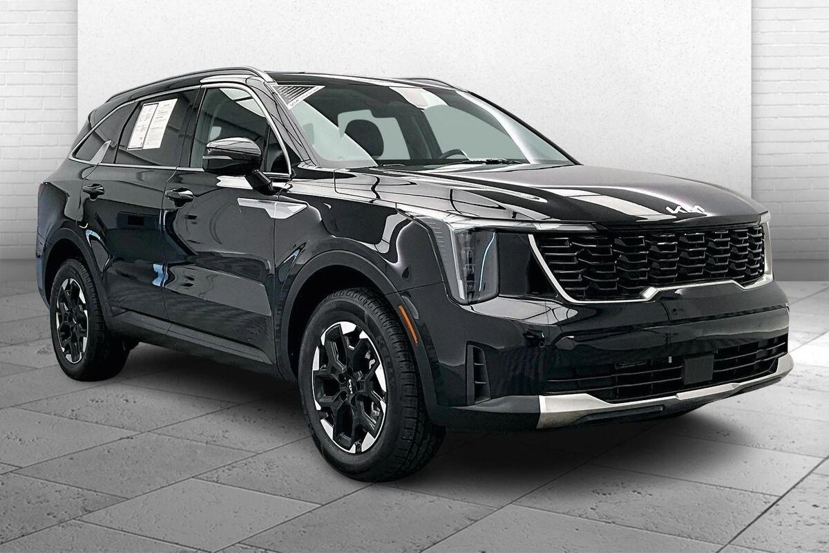 2024 Kia Sorento S's photo