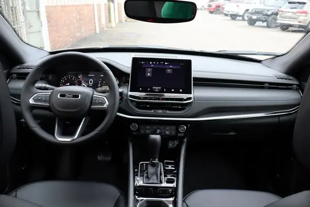 2025 Jeep Compass Latitude photo 36