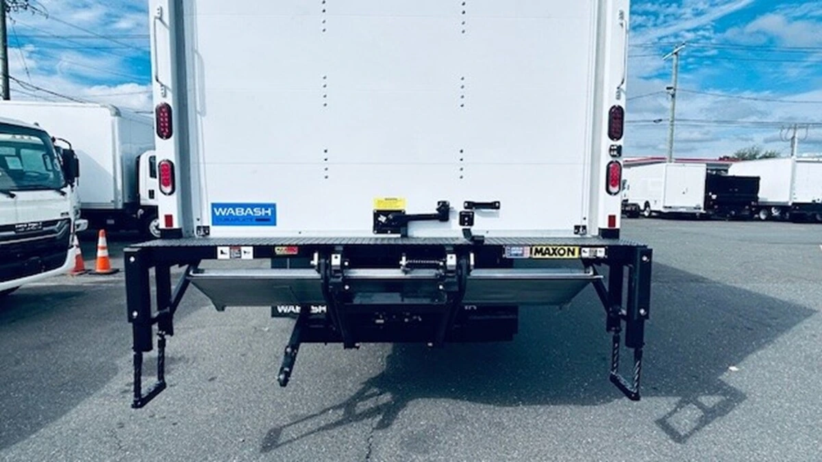 2025 Isuzu FVR - image 4