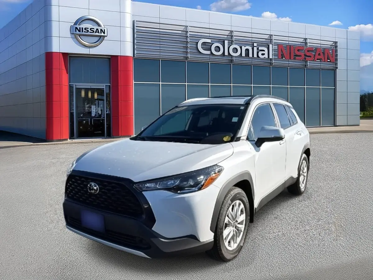 2022 Toyota Corolla Cross LE's photo