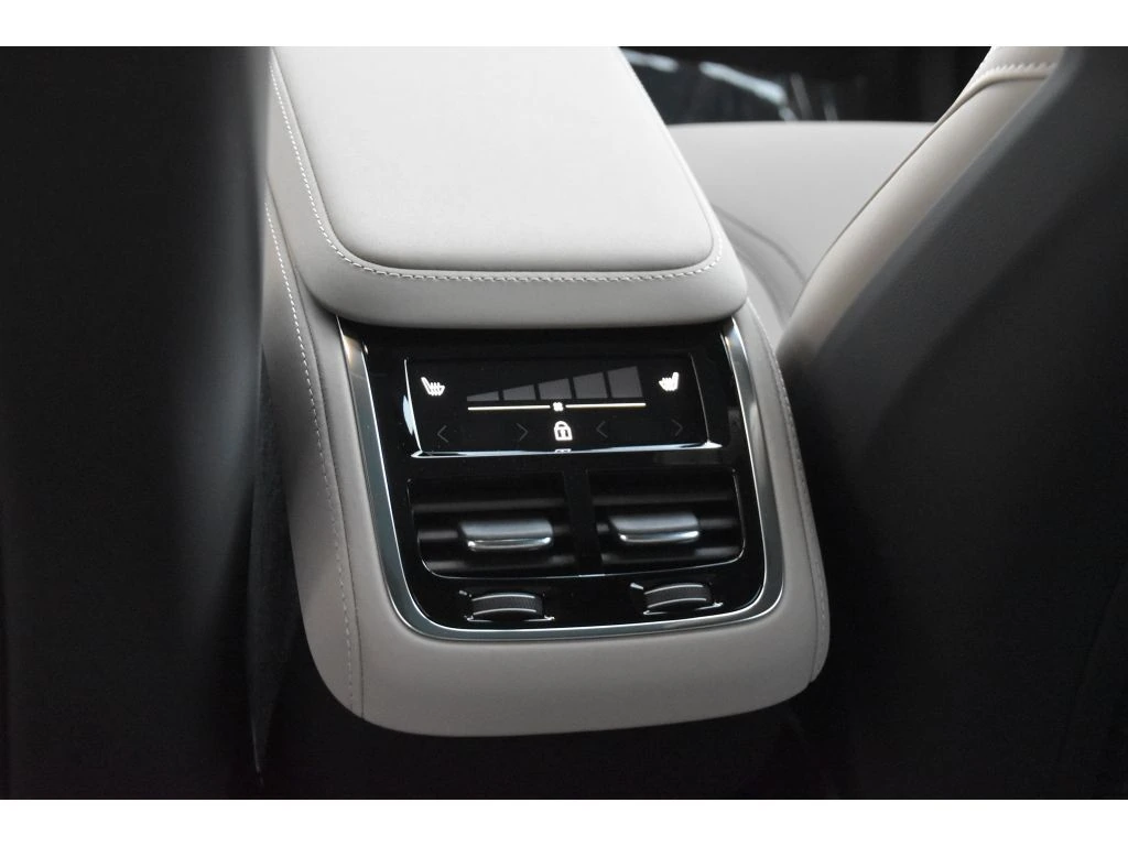 2026 Volvo - image 16