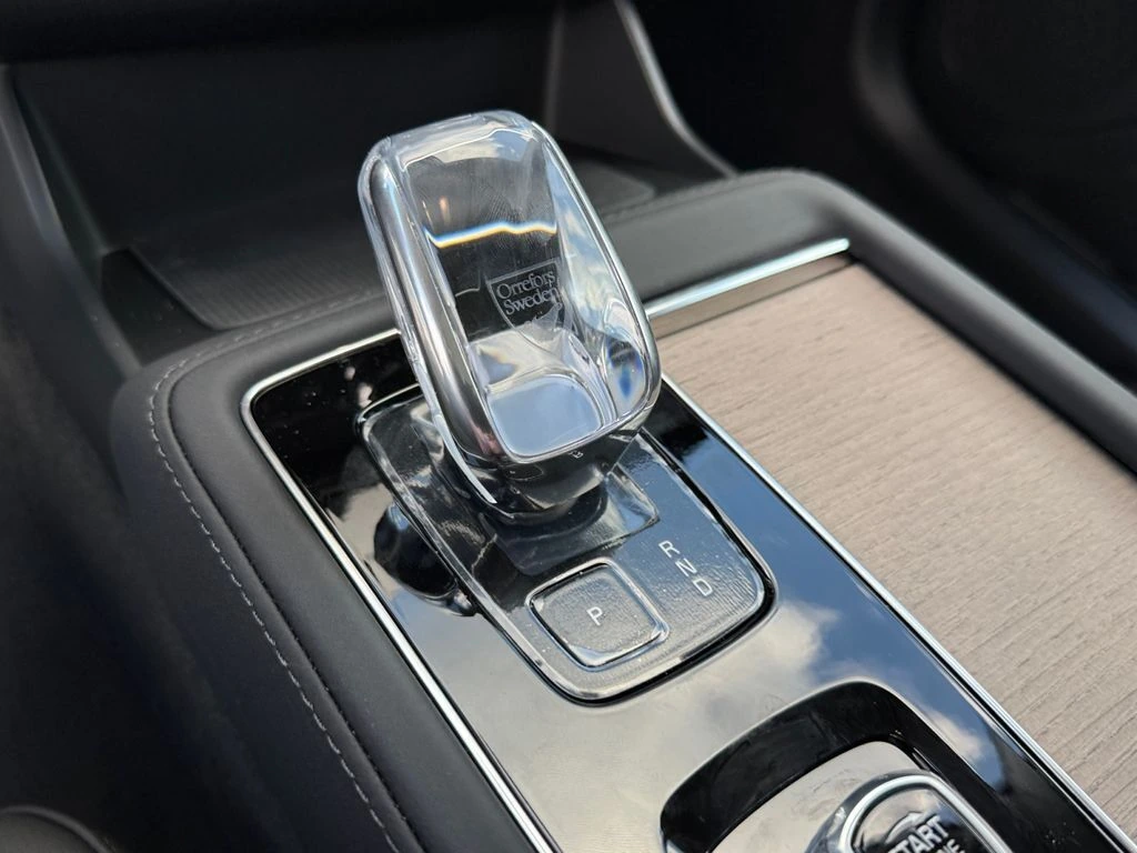 2026 Volvo - image 23