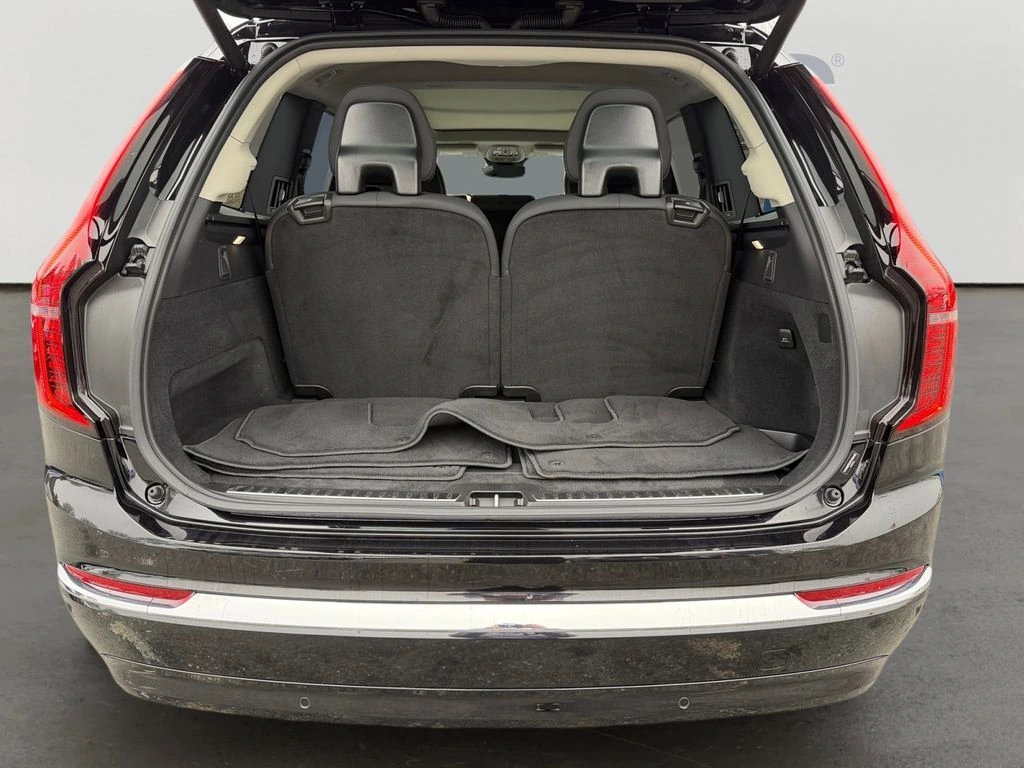 2025 Volvo - image 10