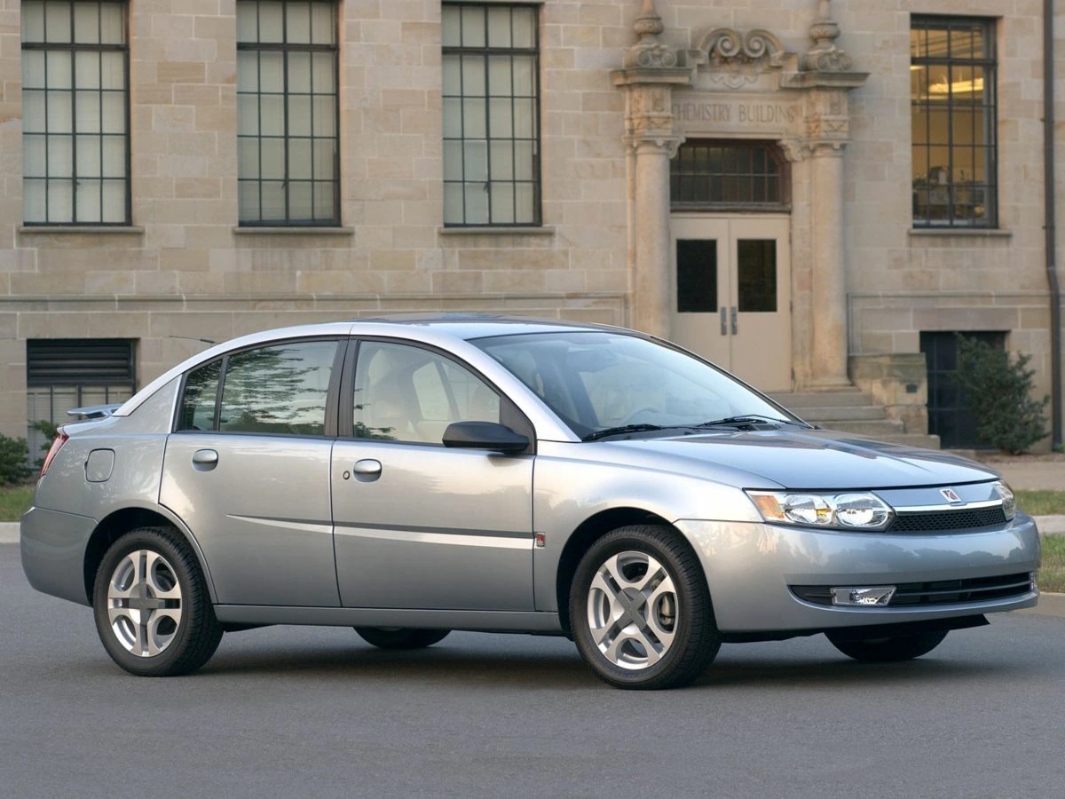 2004 Saturn ION 2's photo