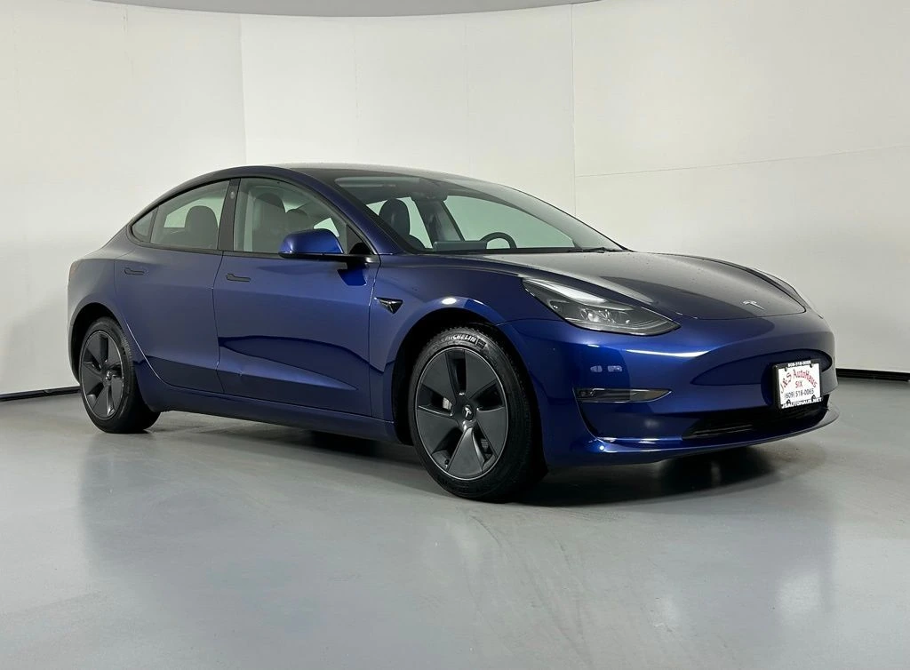 2023 Tesla Model 3 -'s photo
