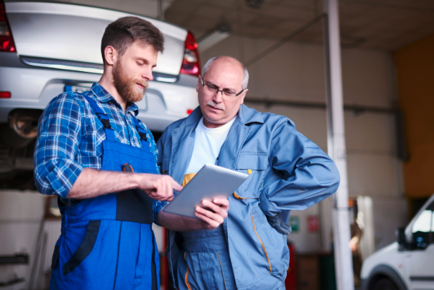 How Expert Auto Technicians in Grinnell Diagnose Tough Problems