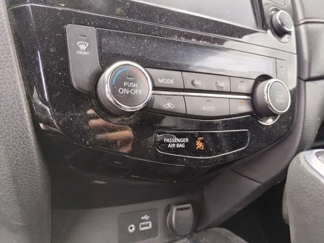 2019 Nissan Rogue SV photo 14