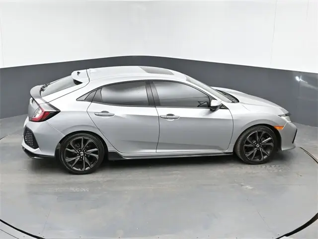 2018 Honda Civic Sport Touring photo 23