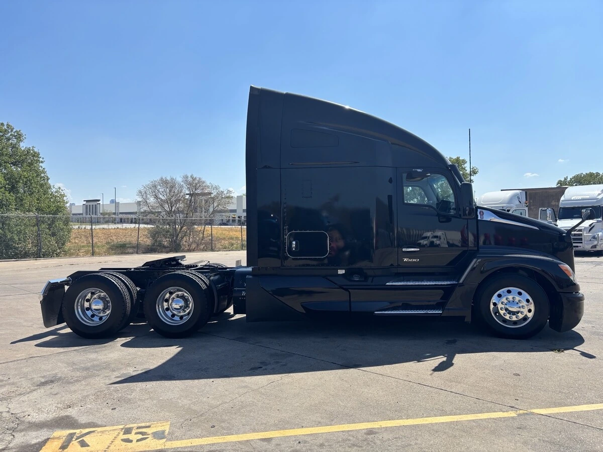2023 Kenworth T680 — photo 4