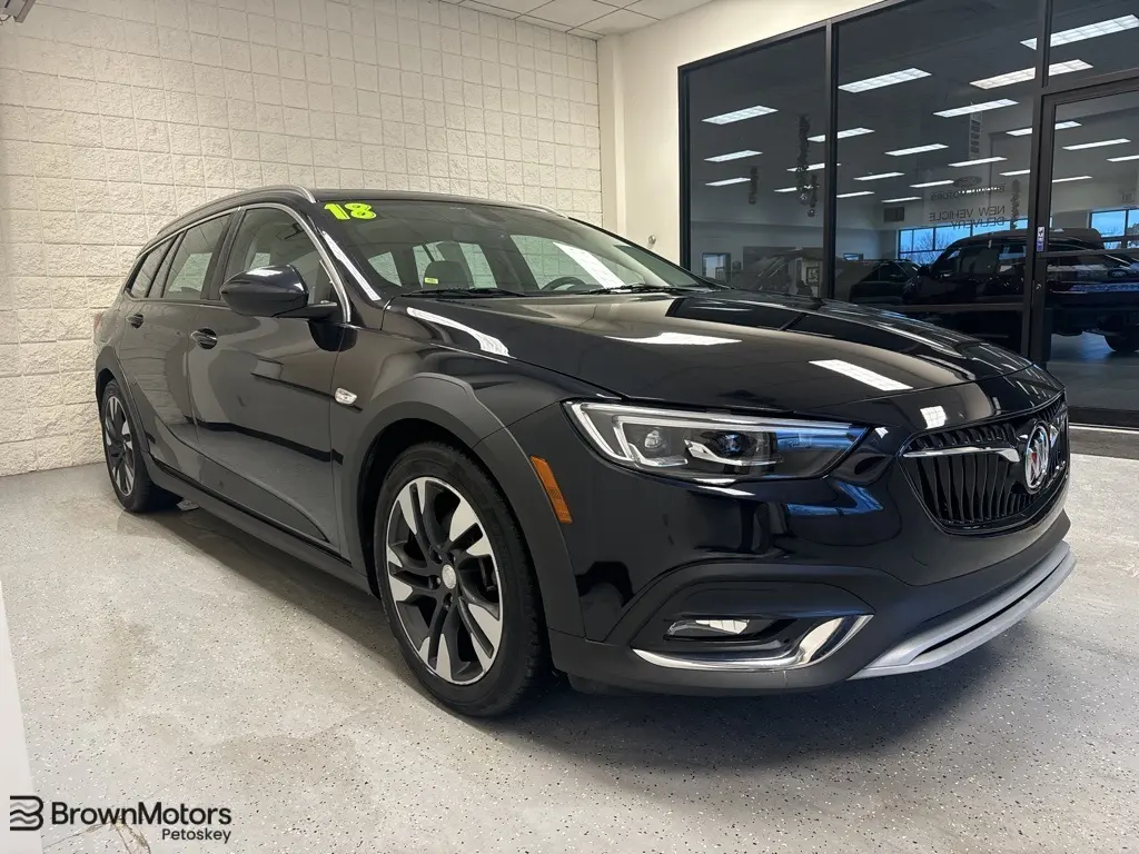 2018 Buick Regal TourX Essence's photo