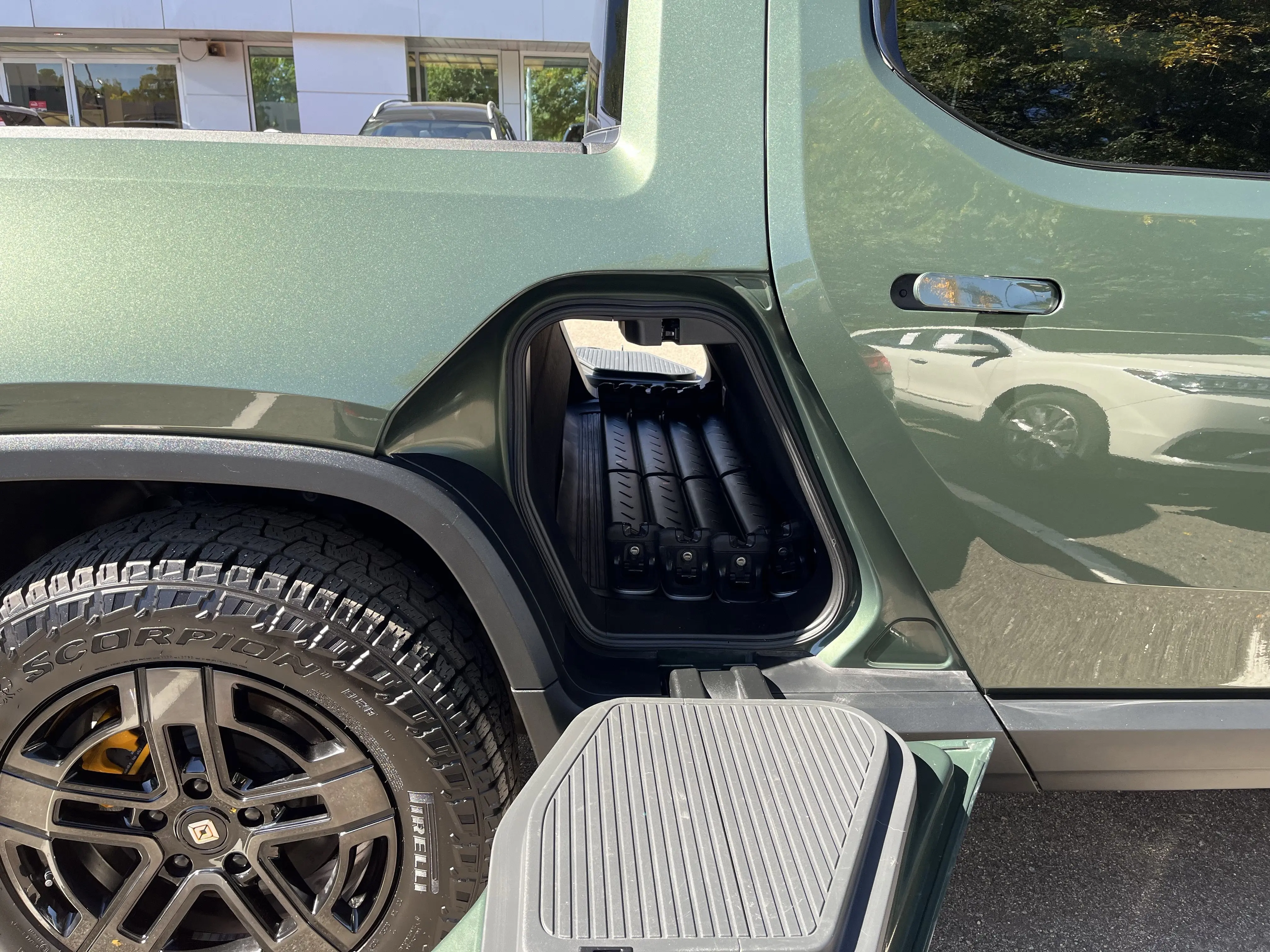 2022 Rivian R1T Adventure photo 12