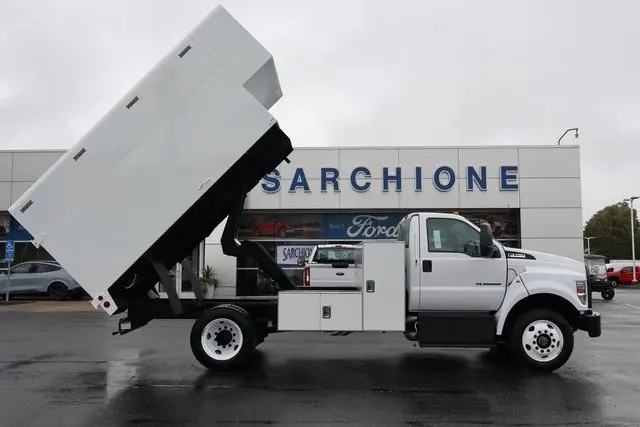 2026 Ford F-750 photo 5