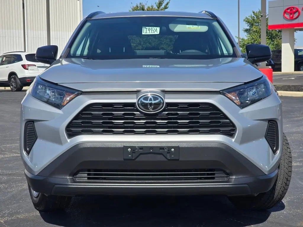 2019 Toyota RAV4 LE photo 2