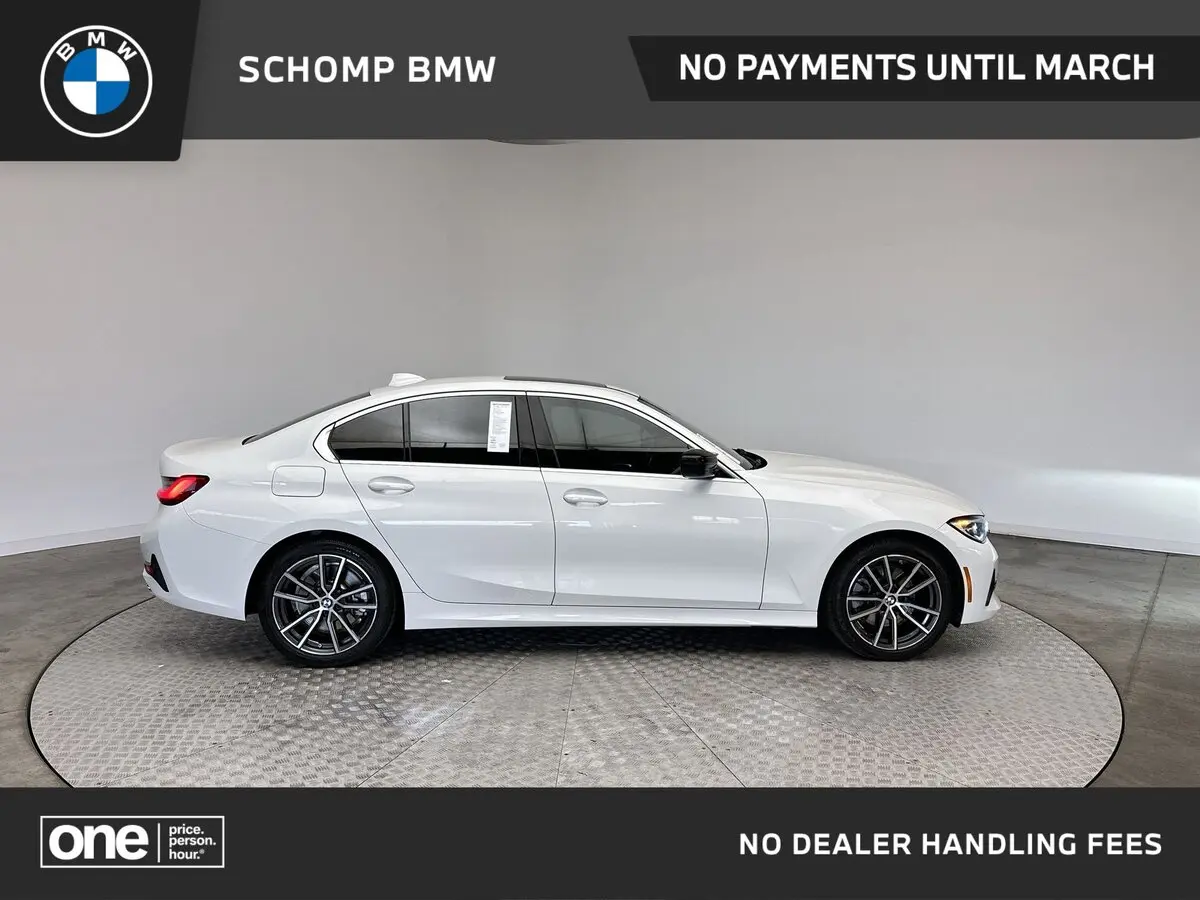 2019 BMW 3 Series 330i's photo