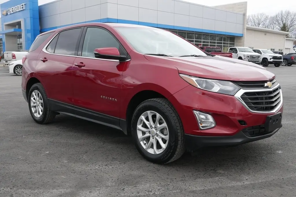 Used 2018 Chevrolet Equinox LT with VIN 2GNAXSEV5J6103933 for sale in Atwater, OH