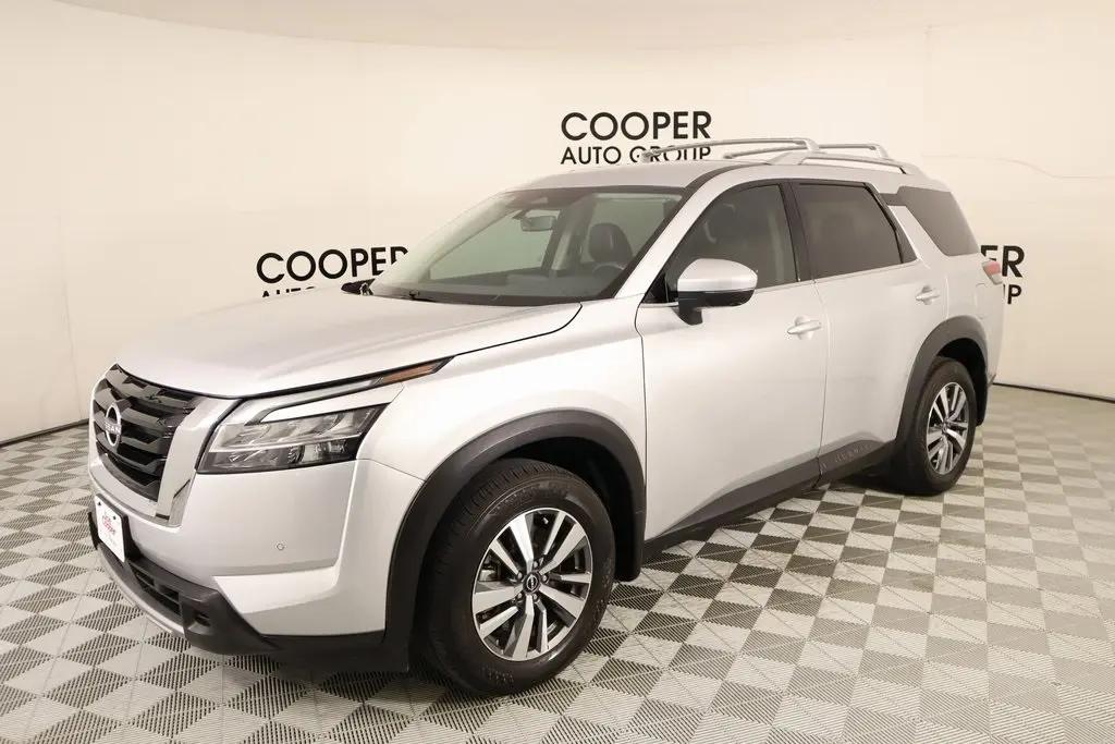 2024 Nissan Pathfinder SL photo 11