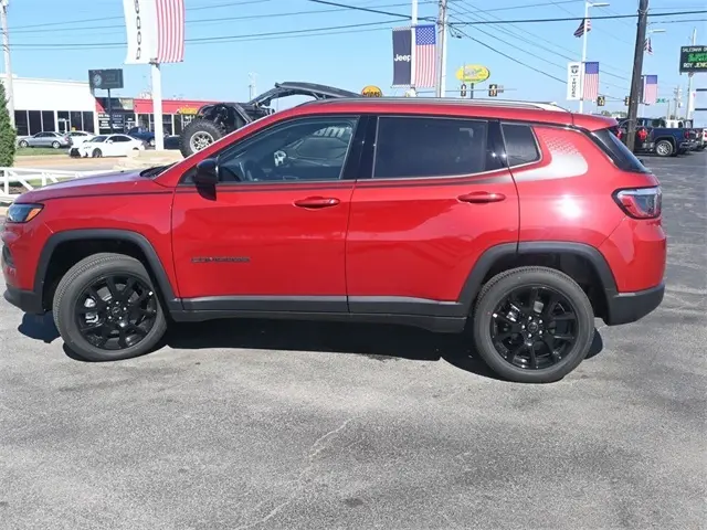 2026 Jeep Compass Latitude photo 5