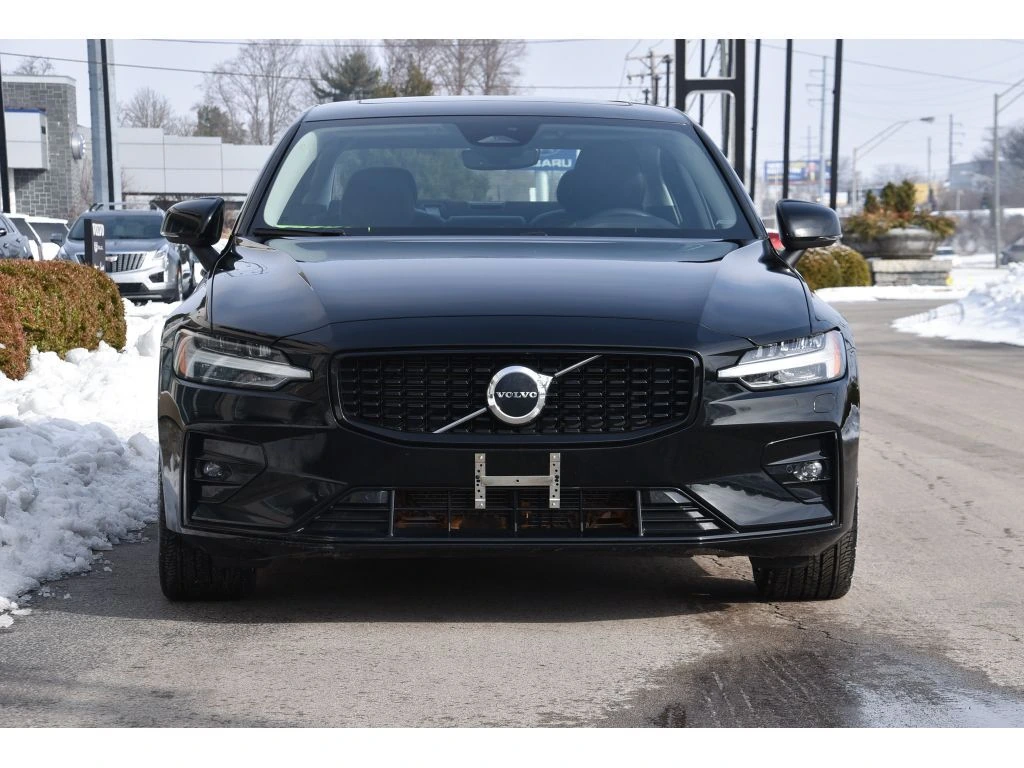 2023 Volvo - image 9