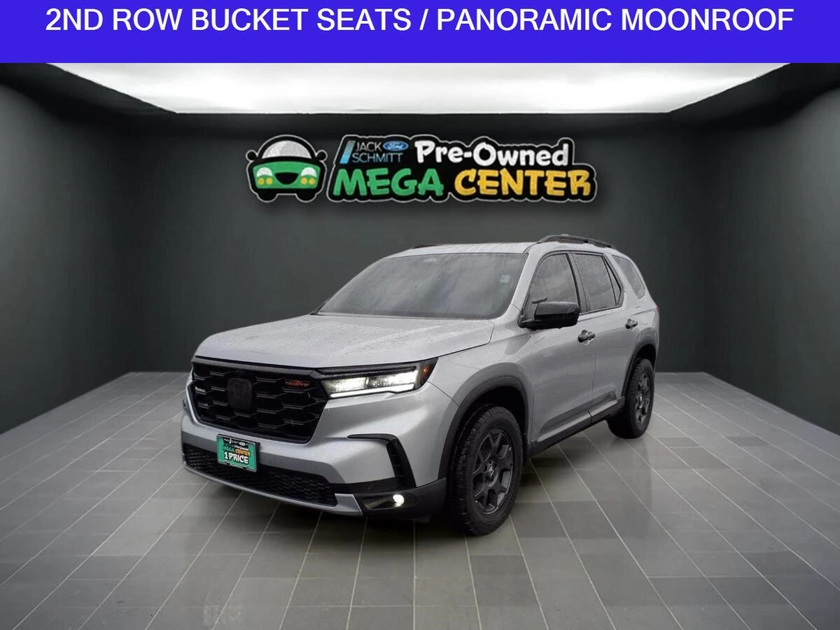 2025 Honda Pilot TrailSport AWD's photo