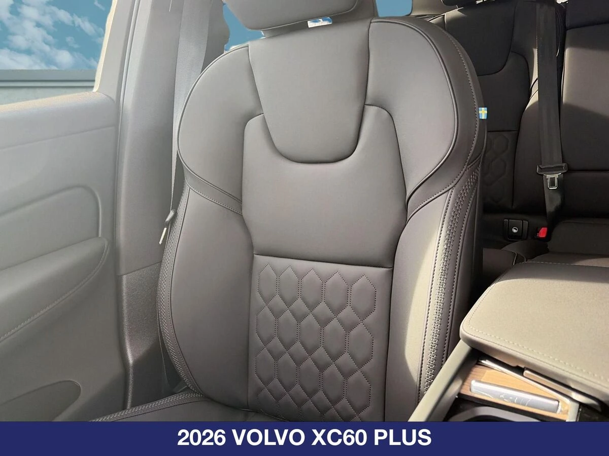 2026 Volvo - image 31