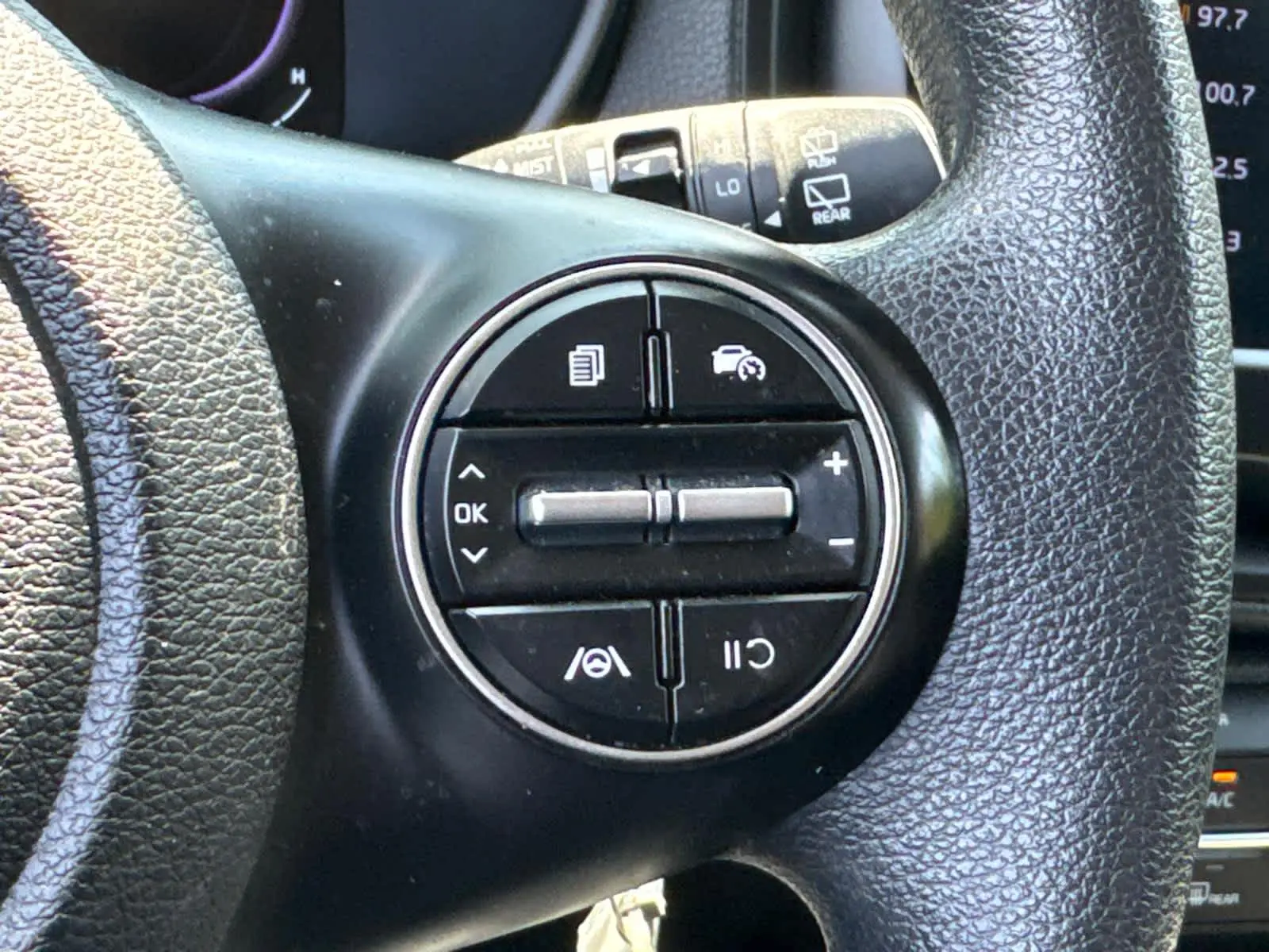 2023 Kia Soul LX photo 19