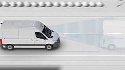 Graphic illustrating the function of Active Brake Assist.
