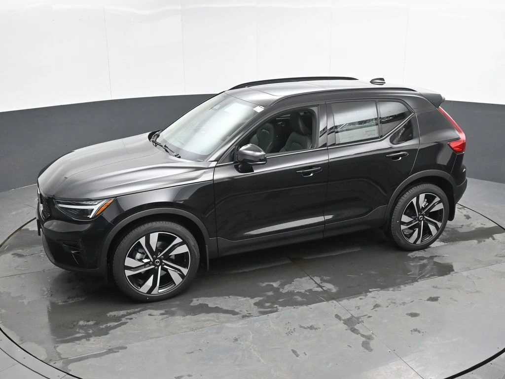 2026 Volvo - image 35