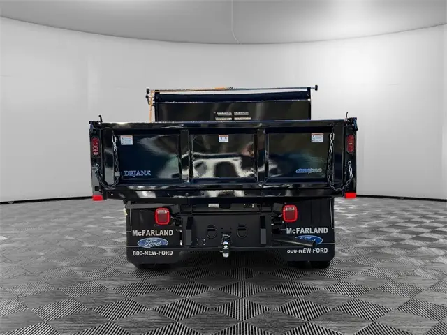 2025 Ford F-550 photo 3