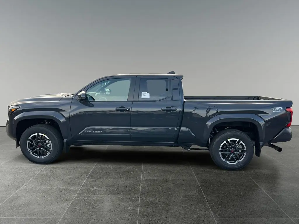 2025 Toyota Tacoma TRD Sport photo 4