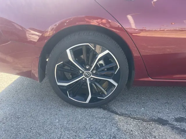 2025 Nissan Altima 2.5 SR photo 7