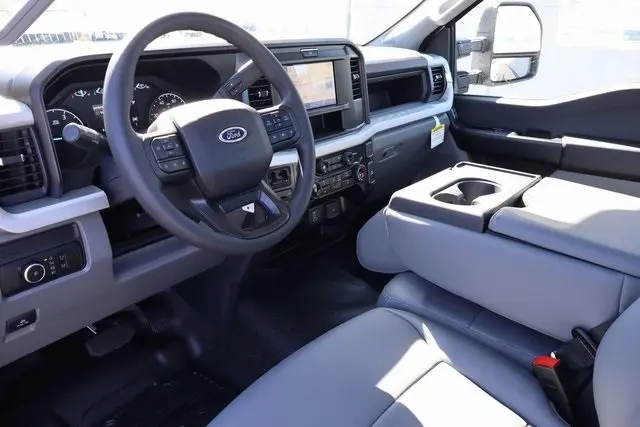2026 Ford F-550 photo 5