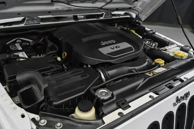 2015 Jeep Wrangler Unlimited Sport photo 28